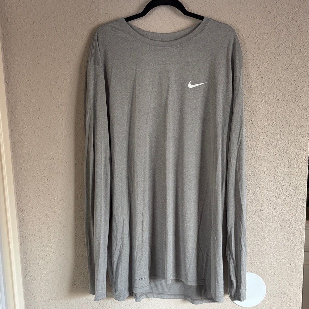 Nike Men's Heather Gray Long Sleeve Tee